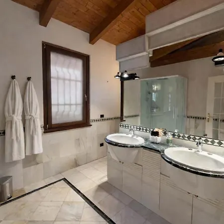 Elisea - Panoramica Con Piscina Privata Sul Di Garda