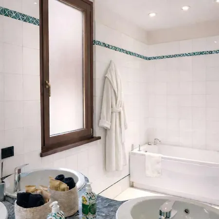 Elisea - Panoramica Con Piscina Privata Sul Di Garda